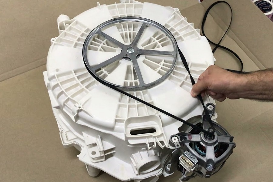 Почему стиральная машина не отжимает 