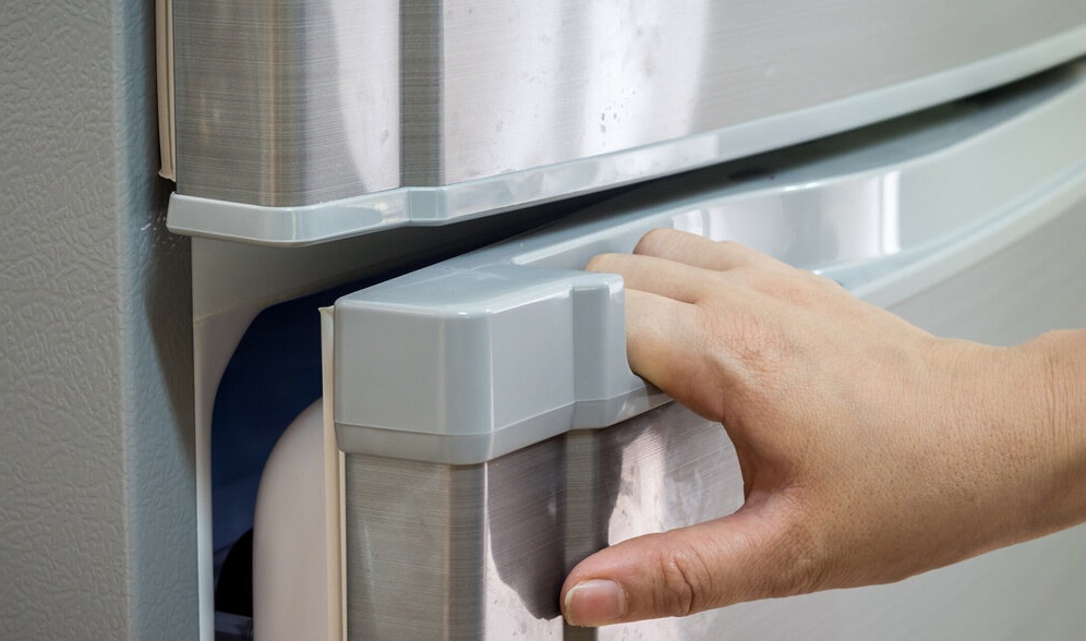 Греются боковые стенки холодильника