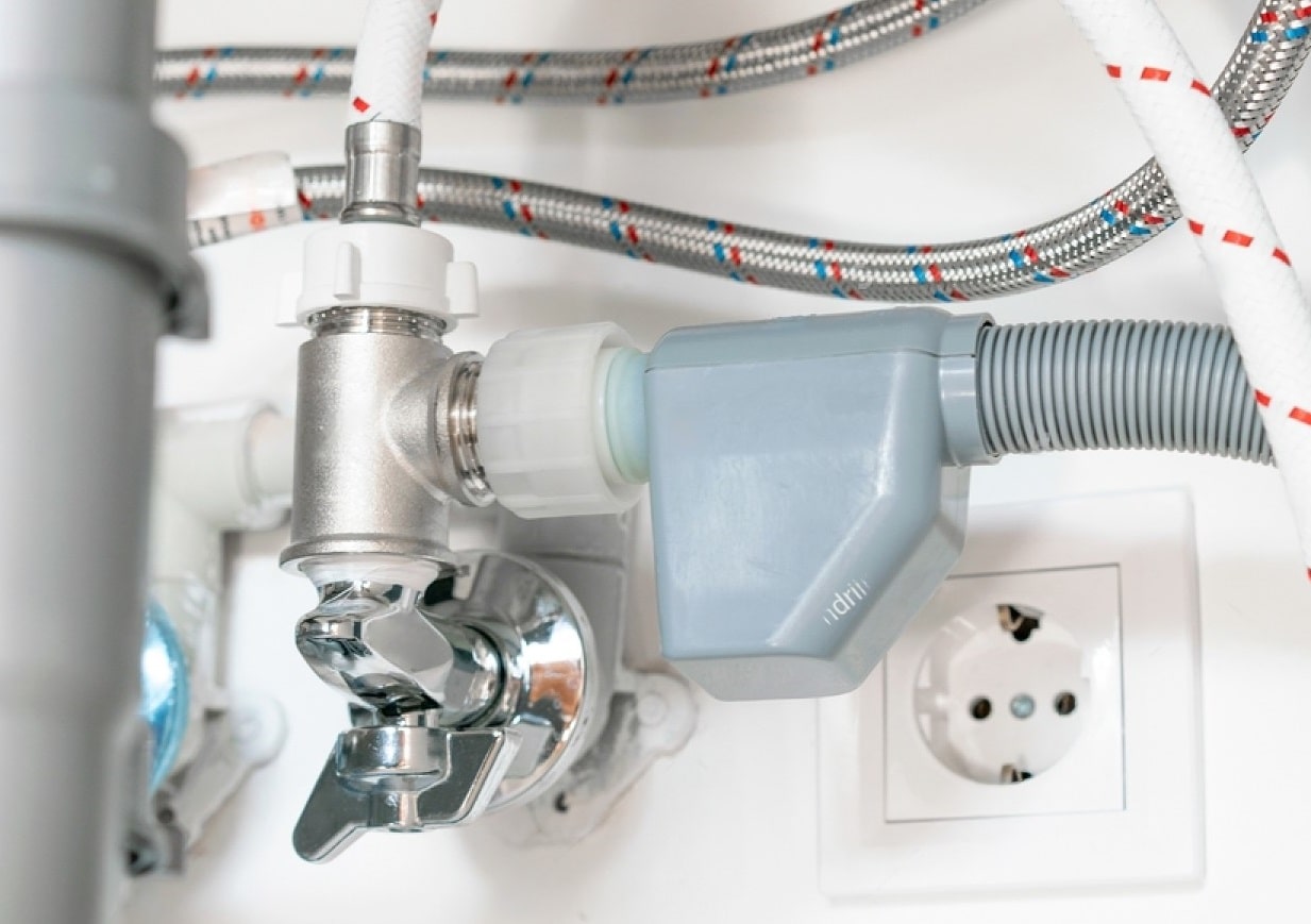 Как правильно включить посудомоечную машину