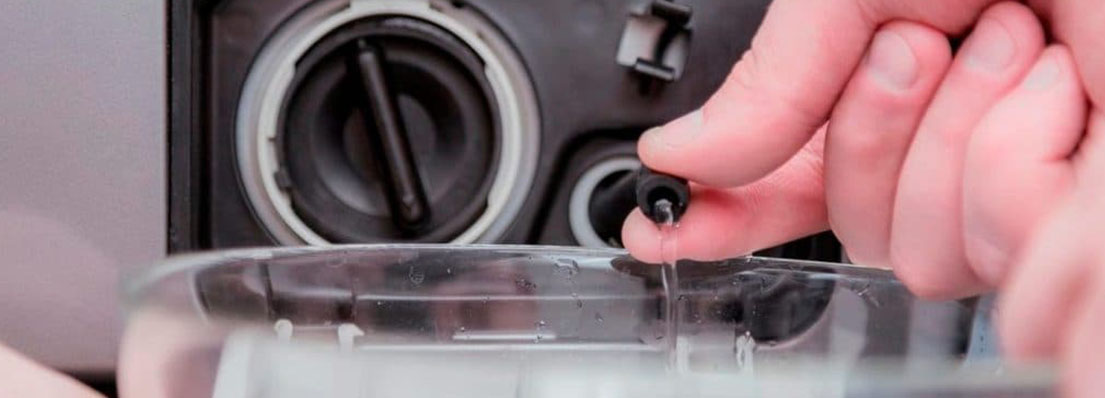 Как слить воду при заблокированной дверце? Как слить воду при заблокированной дверце?