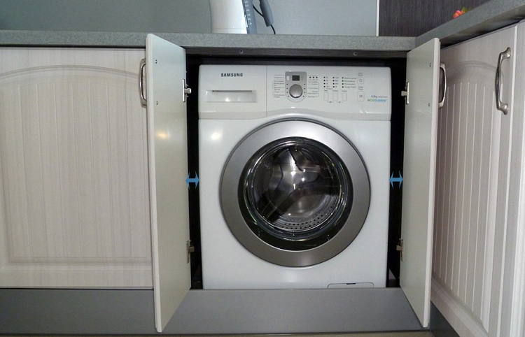 Стиральная машина на кухне под столешницей Стиральная машина на кухне под столешницей