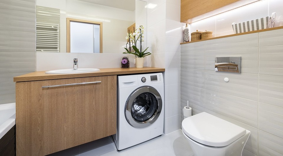 Почему стиральная машина прыгает при отжиме и как решить эту проблему