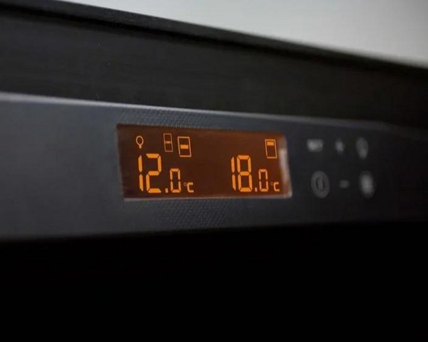 Трехтемпературный винный шкаф EuroCave E-PURE-L P-300064-L (preview 4)