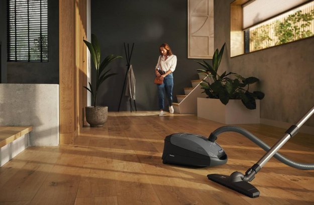 Пылесос Miele SBAF5 Classic C1 Parquet XL (фото 5) Пылесос Miele SBAF5 Classic C1 Parquet XL (preview 5)