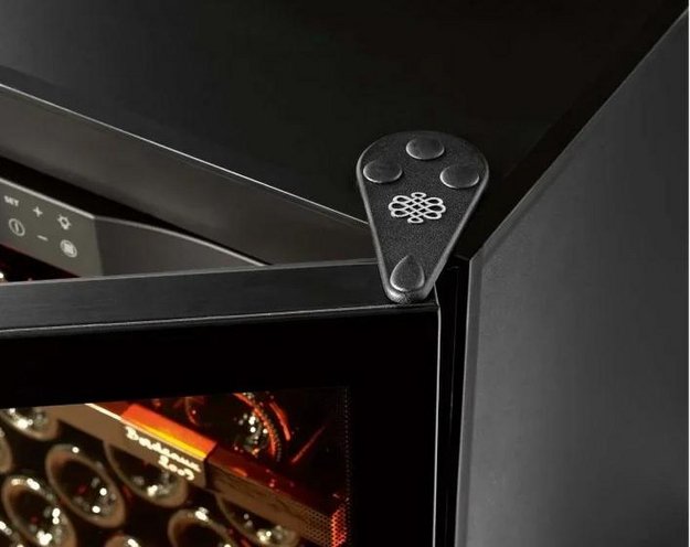 Мультитемпературный винный шкаф EuroCave S-PURE-S P-300019-S (preview 3)