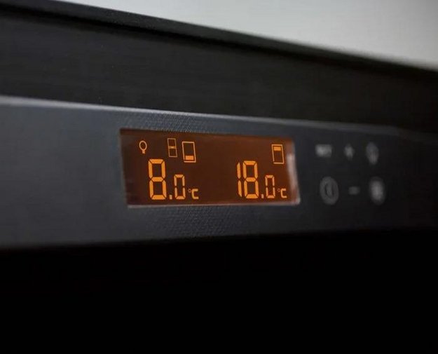 Мультитемпературный винный шкаф EuroCave S-PURE-S P-300019-S (preview 4)