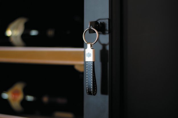 Монотемпературный винный шкаф EuroCave VLP-1003-S (preview 2)