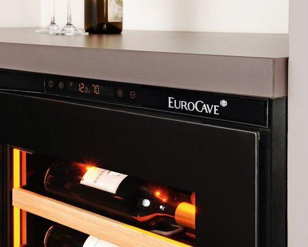 Встраиваемый монотемпературный винный шкаф EuroCave I-090012-XS (preview 3)