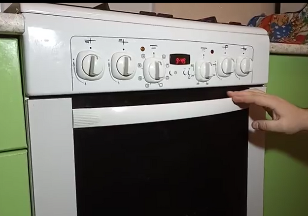 Духовой шкаф Vestfrost VFTC69OMI (video 1)