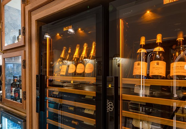 Монотемпературный винный шкаф + дополнительная подсветка EuroCave V-PURE-L P-300057-L (preview 2)