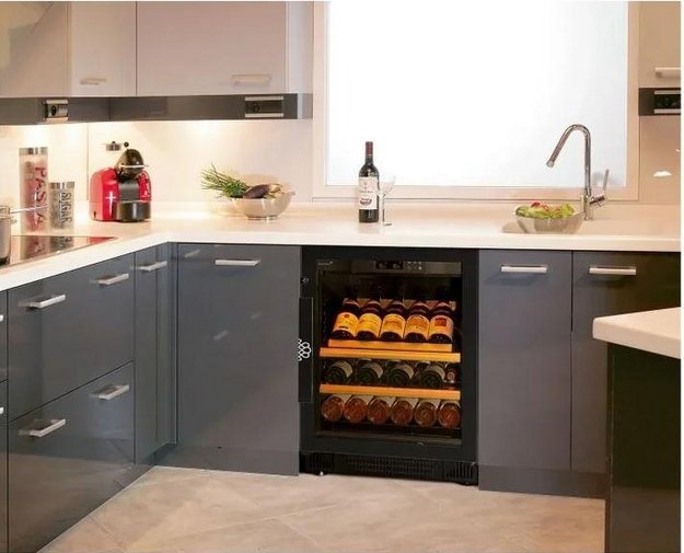 Встраиваемый монотемпературный винный шкаф EuroCave K-800012-S (preview 2)