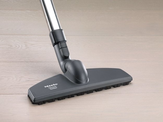 Пылесос Miele Complete С3 Аctive Parquet PowerLine SGDF3 белый (фото 5) Пылесос Miele Complete С3 Аctive Parquet PowerLine SGDF3 белый (preview 5)