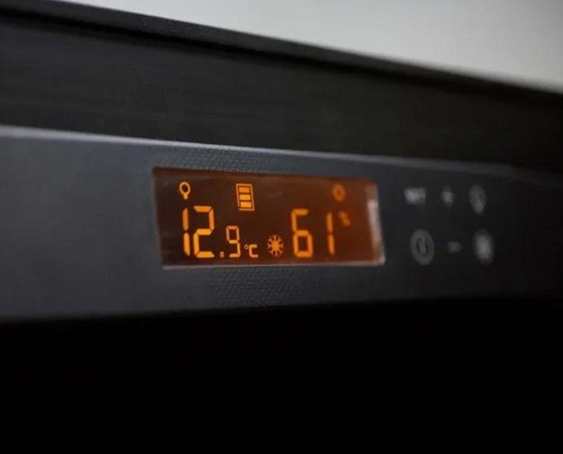 Монотемпературный винный шкаф EuroCave V-REVEL-S R-400016-S2W (preview 4)