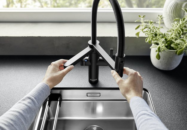 Смеситель 3-в-1 Blanco EVOL-S Pro Filter 526636 матовый черный (preview 3)