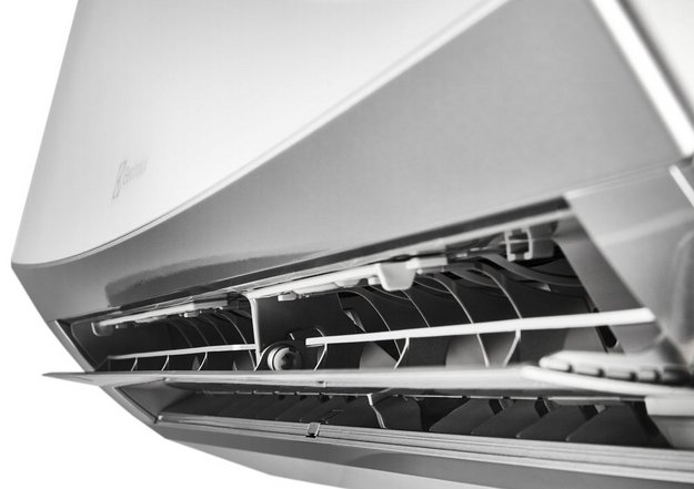 Инверторная сплит-система Electrolux EACS/I-12HG-BLACK2/N8 (preview 2)