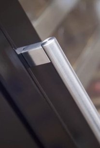 Винный шкаф Coldvine C165-KBT1 фото 3 в Челябинске Винный шкаф Cold Vine C165-KBT1 фото 3 в Челябинске