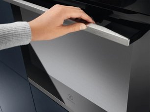 Духовой шкаф Электролюкс OKC8P39WX фото 3 в Челябинске Духовой шкаф Electrolux OKC8P39WX фото 3 в Челябинске