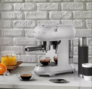 Кофемашина Смег ECF01WHEU фото 4 в Челябинске Кофемашина Smeg ECF01WHEU фото 4 в Челябинске