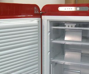 Холодильник Смег CVB20LR фото 3 в Челябинске Холодильник Smeg CVB20LR фото 3 в Челябинске