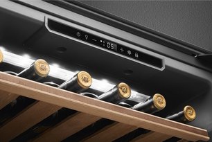 Винный холодильник Смег CVI121S3 фото 3 в Челябинске Винный холодильник Smeg CVI121S3 фото 3 в Челябинске