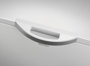 Морозильный ларь Электролюкс LCB3LF38W0 фото 3 в Челябинске Морозильный ларь Electrolux LCB3LF38W0 фото 3 в Челябинске