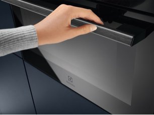 Духовой шкаф Электролюкс EVL8E08Z фото 4 в Челябинске Духовой шкаф Electrolux EVL8E08Z фото 4 в Челябинске