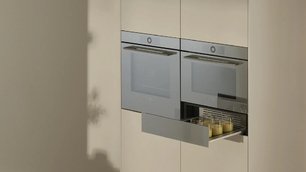 Встраиваемый подогреватель посуды V-ZUG V4000 31 WDEE6V1C черное стекло фото 4 в Челябинске