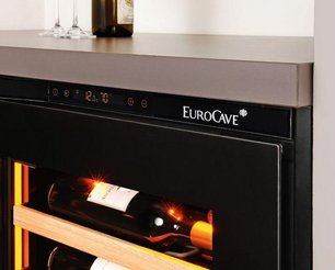 Встраиваемый монотемпературный винный шкаф EuroCave V-INSP-XS I-090012-XS фото 3 в Челябинске