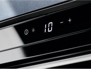 Винный шкаф Электролюкс KBW5X фото 3 в Челябинске Винный шкаф Electrolux KBW5X фото 3 в Челябинске