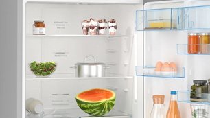 Двухкамерный холодильник Bosch KGN76CI30U фото 3 в Челябинске