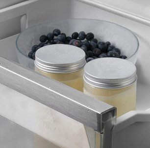 Встраиваемая морозильная камера Фауцуг Freezer V4000 178N FR4T-53008 фото 4 в Челябинске Встраиваемая морозильная камера V-ZUG Freezer V4000 178N FR4T-53008 фото 4 в Челябинске