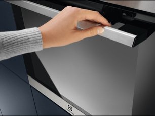 Духовой шкаф Электролюкс EOF3H40BX фото 3 в Челябинске Духовой шкаф Electrolux EOF3H40BX фото 3 в Челябинске