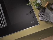 Индукционная панель со встроенной вытяжкой Miele KMDA 7774 FR фото 2 в Челябинске