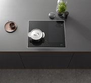 Индукционная панель конфорок с сенсорным управлением Miele KM7464 FR фото 3 в Челябинске