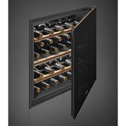 Встраиваемый холодильный шкаф для вина Smeg CVI629NR3 фото 2 в Челябинске