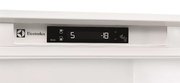 Холодильник Electrolux ENC2813AOW фото 2 в Челябинске