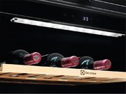 Встраиваемый винный шкаф Electrolux EWUS052B5B фото 4 в Челябинске