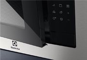 Встраиваемая микроволновая печь Electrolux EMS4253TEX фото 3 в Челябинске