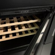 Встраиваемый винный шкаф Lofra ZBPNM24T TOTAL BLACK фото 3 в Челябинске