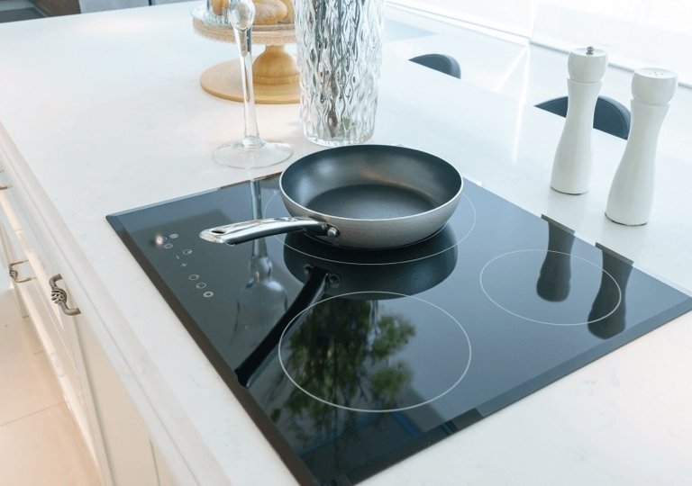 Варочная панель перегревается и отключается: что делать