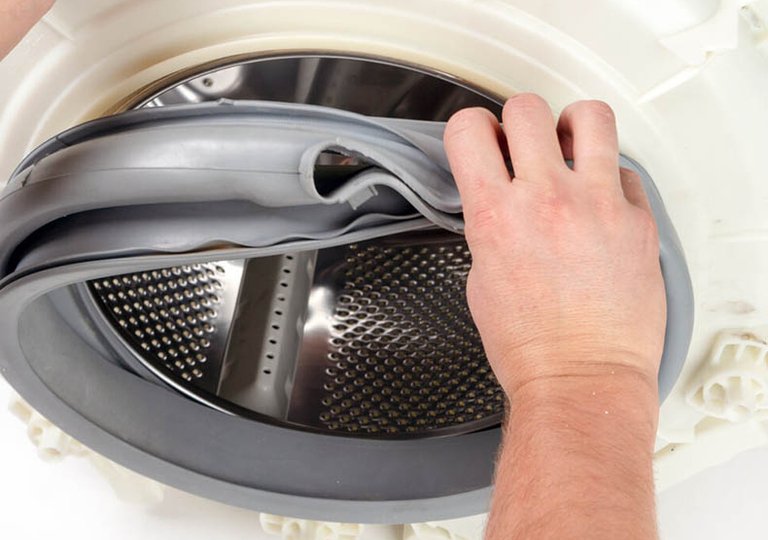 Как снять уплотнительную резинку стиральной машины?