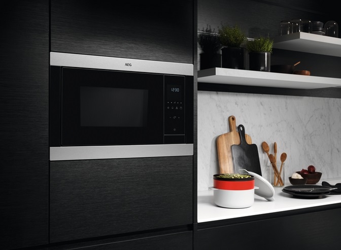 Обзор микроволновой печи AEG MSB2547D-M