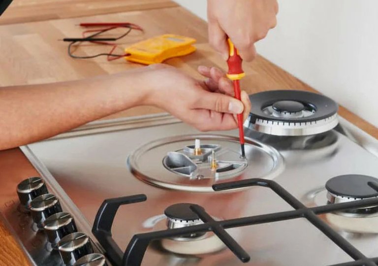 Как снять решетки и конфорки газовой варочной панели Gorenje Как снять решетки и конфорки газовой варочной панели Gorenje