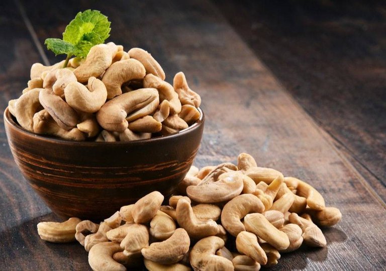 Можно ли, как и сколько хранить кешью в холодильнике?