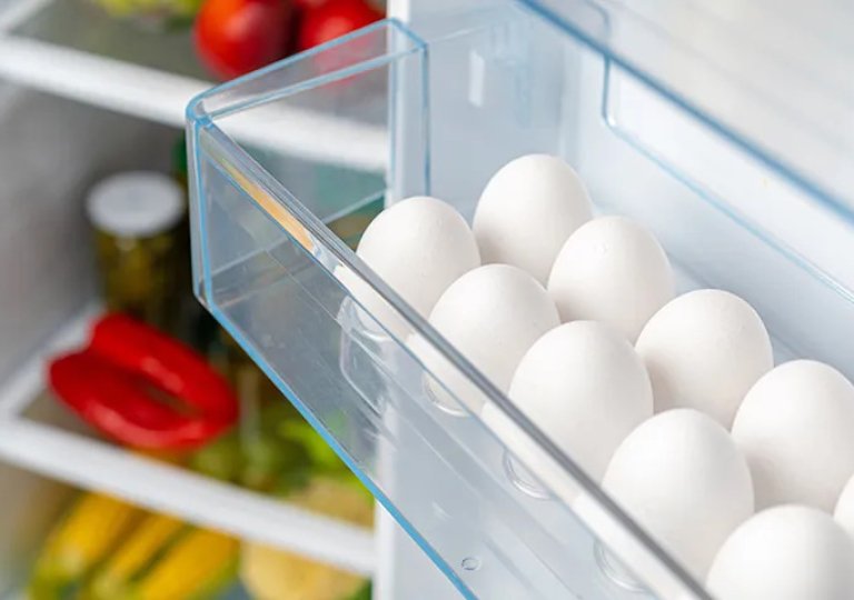 Можно ли, как и сколько хранить яйца в холодильнике