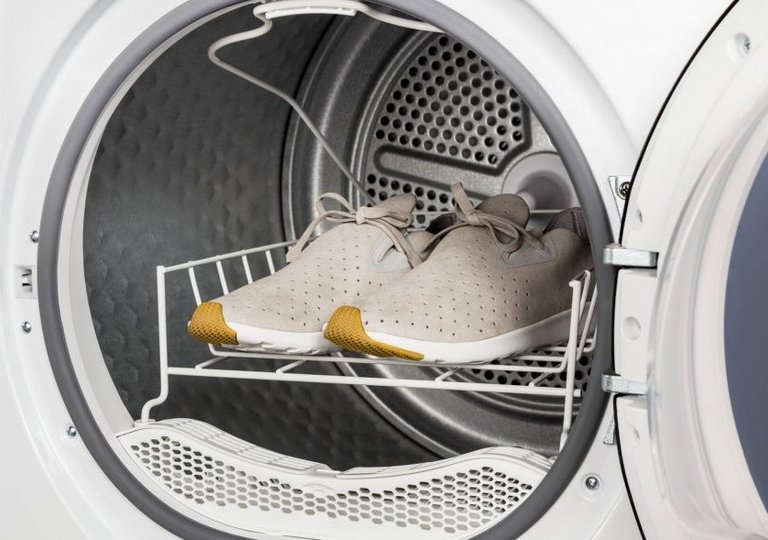 Как стирать кроссовки в стиральной машине