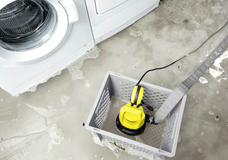 Почему течет вода снизу стиральной машины?