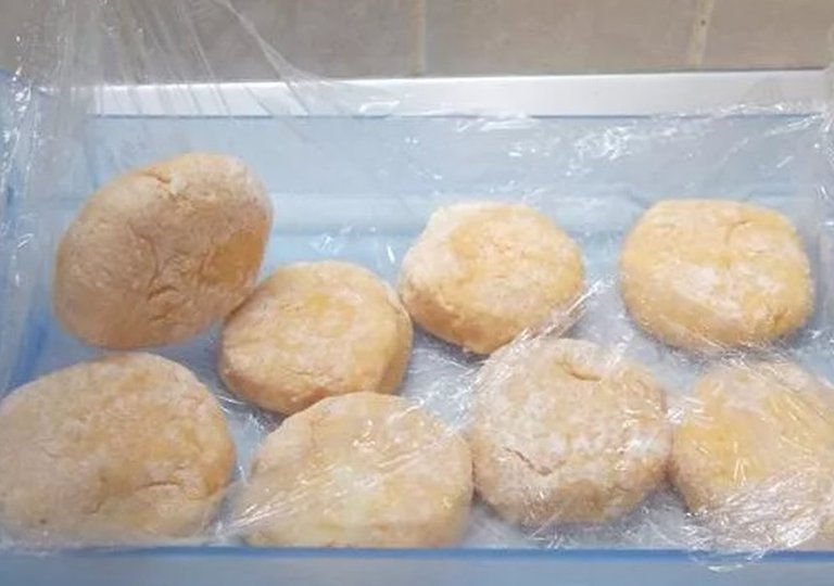 Можно ли, как и сколько хранить сырники в холодильнике?